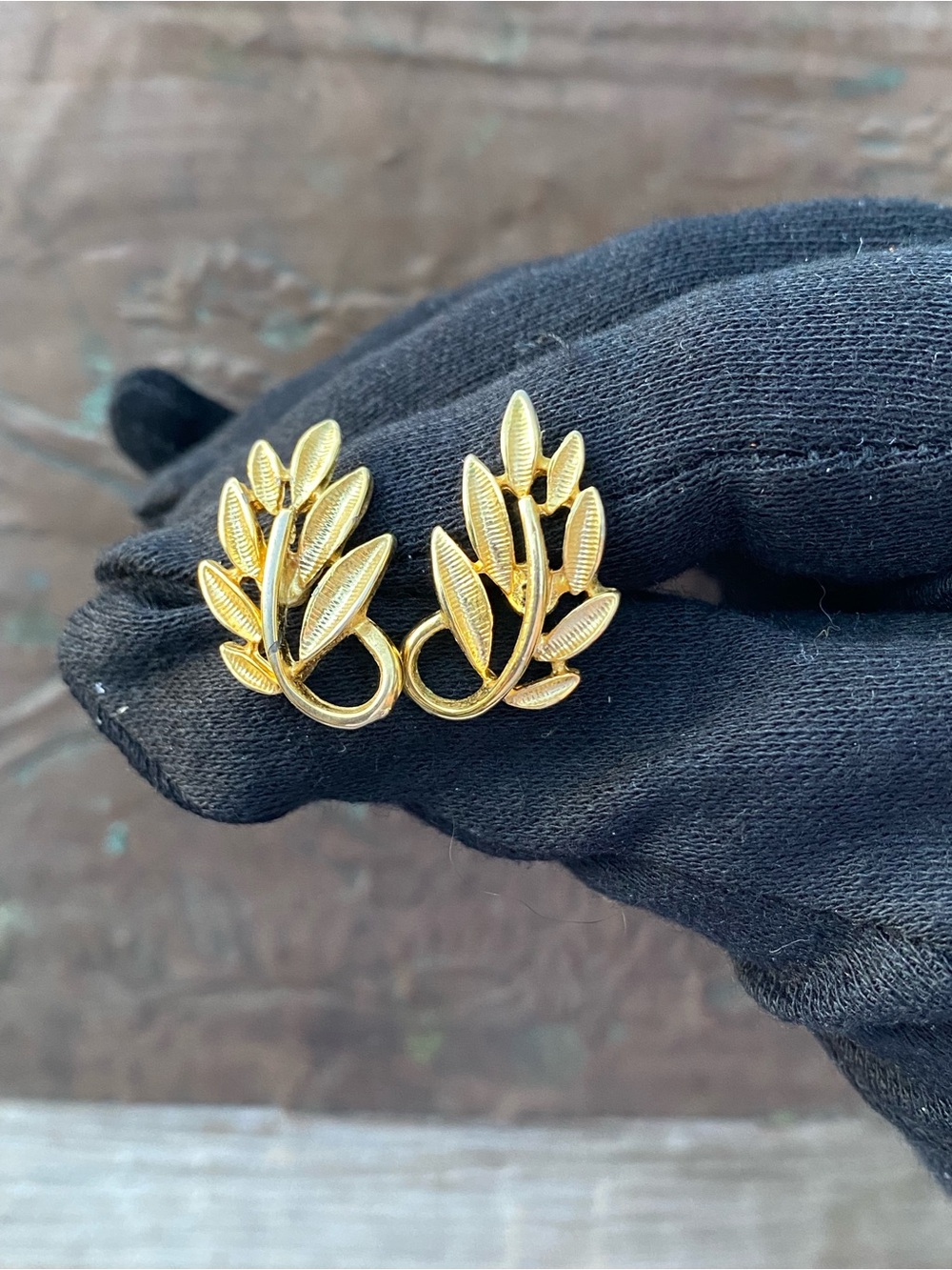 Gold Leaf Motif Post Earrings - Gold